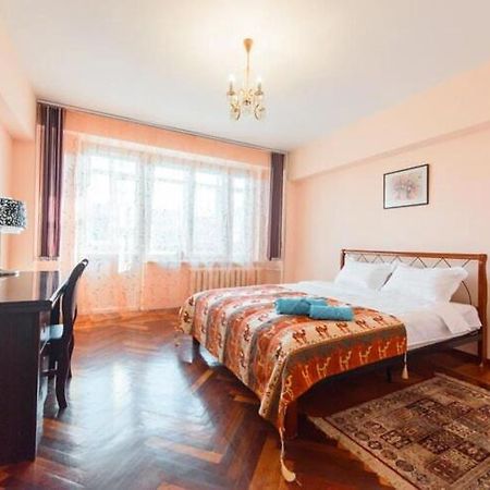 Апартаменты В Алматы Арбат Esterno foto